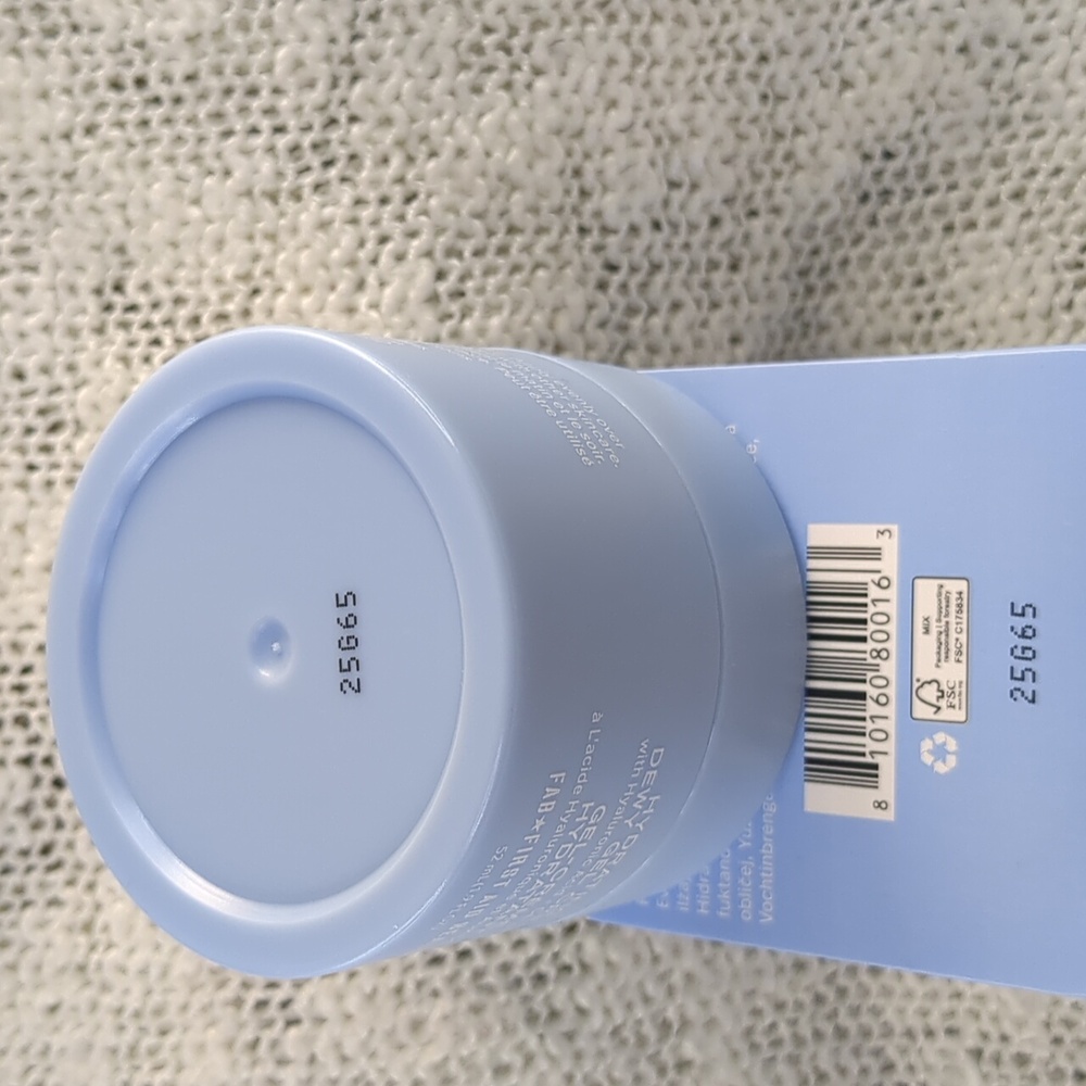 First Aid Beauty Dewy Gel Cream  with Hyaluronic Acid+Ceramides, 52ml/1.9fl oz - Picture 6 of 14